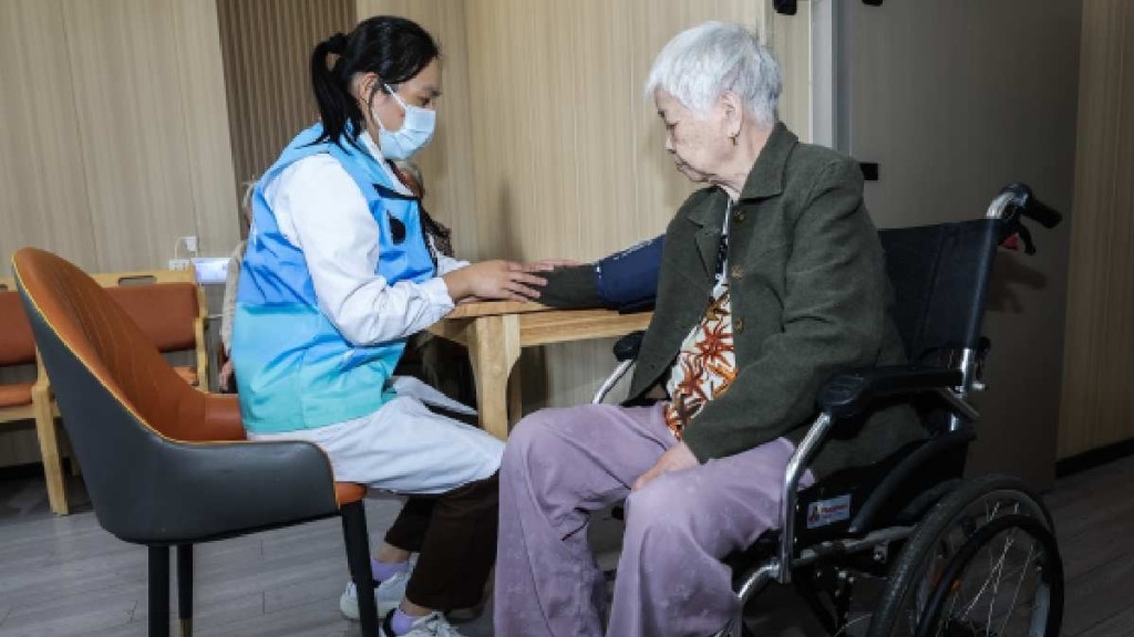 China Shifts to ‘Aging’ Society with Elderly Care Ratio Surpassing Childcare Ratio