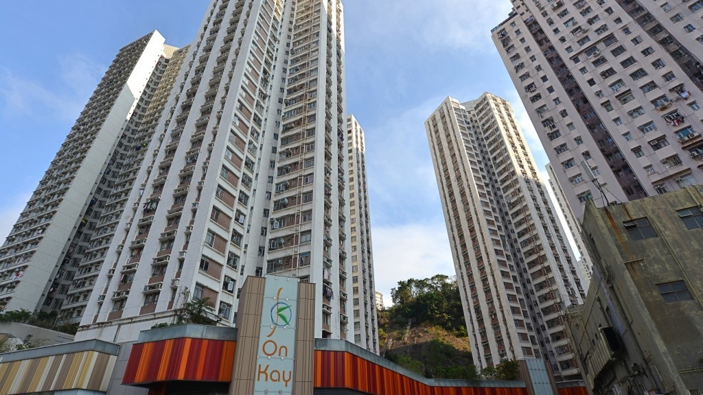 66-Year-Old Woman Reports 2.7 Million HKD Loss from Online Scam in An Chi Court, Tuen Mun