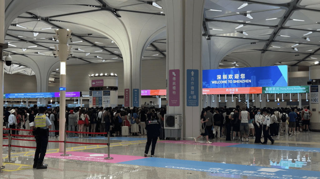 Halloween: New Huanggang Port in Hong Kong Sees Crowds as Travelers Wait Up to 45 Minutes to Depart