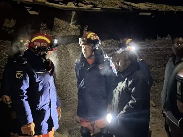 Xi Orders Full-Dledged Rescue Efforts After Xizang Earthquake